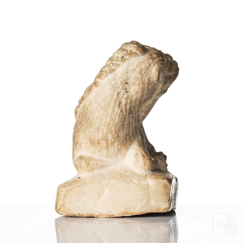 A stone figure of a mythical beast, - 图5